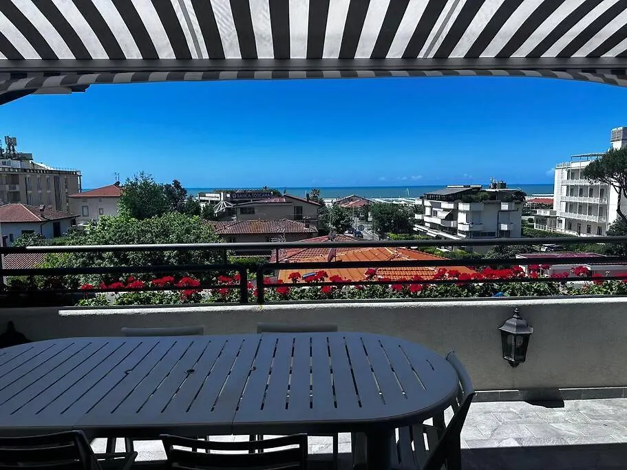 Appartamento Luxury Pentohuse Near The Beach Marina di Pietrasanta
